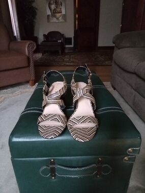 Kelly & Katie Black & Natural Criss-Cross Rafia Woven Sandals-(NWOT)